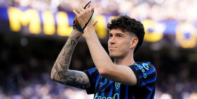 Bastoni &egrave; "tornato a casa": l&rsquo;affetto dei tifosi dell&rsquo;Inter allontana il Barcellona