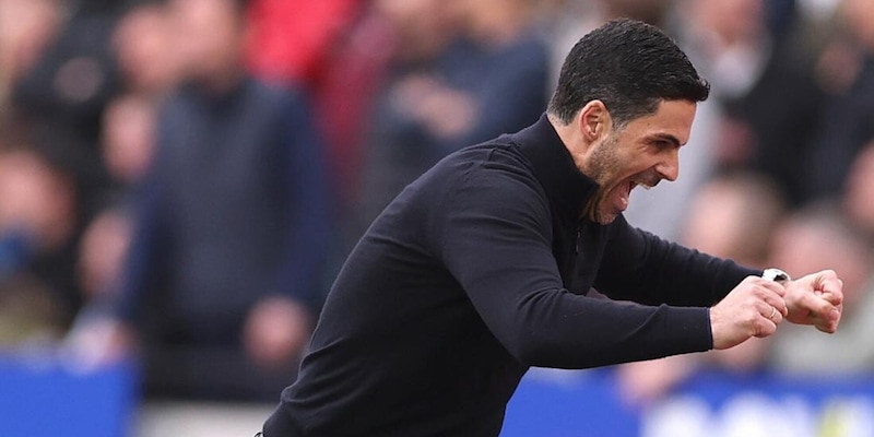 La curiosa reazione di Arteta dopo la vittoria dell'Arsenal in Premier: la squadra festeggiava mentre lui... 2 La curiosa reazione di Arteta dopo la vittoria dell'Arsenal in Premier: la squadra festeggiava mentre lui...