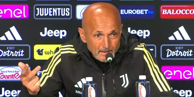 Vlahovic e il suo futuro alla Juve, Spalletti lo difende: "&Egrave; uno di quelli col ghigno..."
