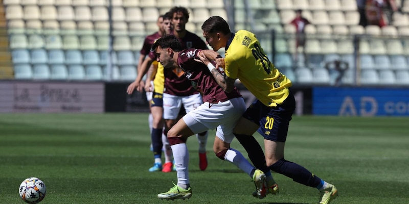 La Reggiana retrocede in Lega Pro: decisiva la sconfitta con il Modena
