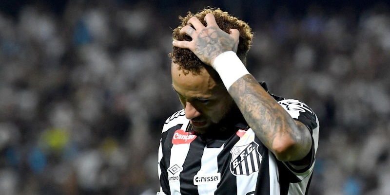 Neymar si scusa dopo aver schiaffeggiato il figlio di Robinho Jr: "Ho un po' esagerato" 1 Neymar si scusa dopo aver schiaffeggiato il figlio di Robinho Jr: "Ho un po' esagerato"