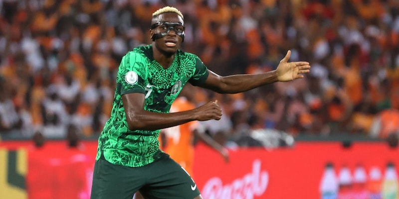Osimhen non convocato dalla Nigeria, il ct: "Forse cambier&agrave; squadra..."