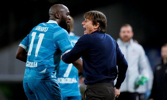 Napoli-Lukaku, il futuro è adesso. Torna in città, si allena in gruppo e vede Conte: ore decisive