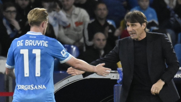 Le sostituzioni con City e Milan, il difensivismo e..: alle radici dello scontro De Bruyne-Conte
