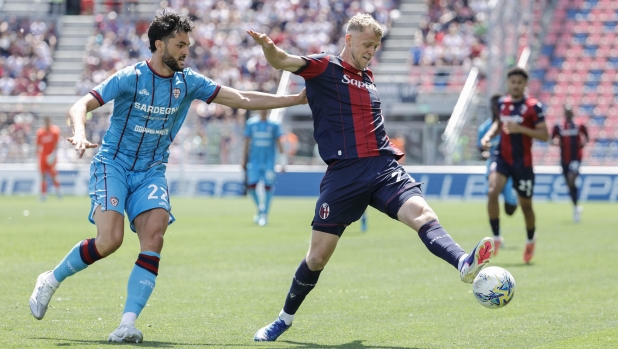 LIVE Bologna-Cagliari 0-0: Bernardeschi ci prova dalla distanza, Caprile in tuffo devia in angolo