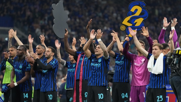 Inter, le auto dei campioni: la 500 di Calhanoglu, la Ferrari di Thuram e il... Toro di Lautaro