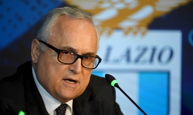 Lotito: "Sarri? Alla Lazio tutti utili, nessuno indispensabile". In bilico il futuro del tecnico