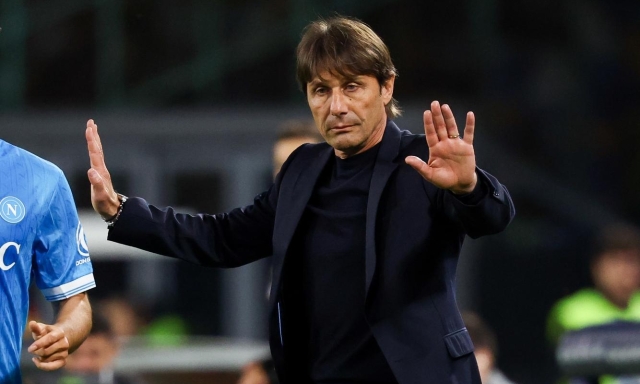 Napoli-Conte, sarà risoluzione consensuale. Domenica l'allenatore saluta al Maradona 3 Napoli-Conte, sarà risoluzione consensuale. Domenica l'allenatore saluta al Maradona
