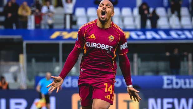 "Ufficiale, Bobby resta": la Roma riscatta Malen, 25 milioni all'Aston Villa. Hermoso, rinnovo fino al 2027 4 "Ufficiale, Bobby resta": la Roma riscatta Malen, 25 milioni all'Aston Villa. Hermoso, rinnovo fino al 2027