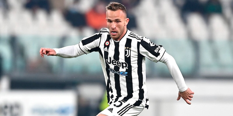 Arthur-Gremio, si pu&ograve; fare! Ecco la cifra chiesta dalla Juve: lavori in corso per trovare una quadra
