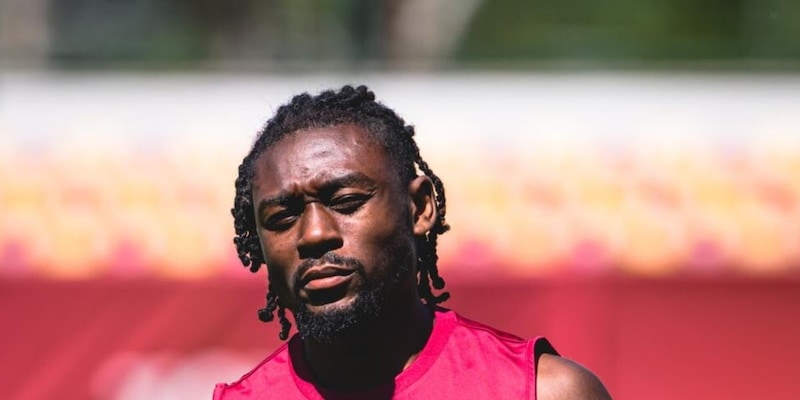 Manu Kon&eacute; fa impazzire la Francia per una collana: "Si &egrave; spinto oltre". Ecco qual &egrave; e quanto costa