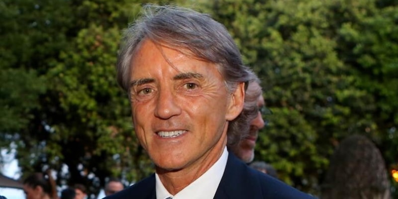 Mancini dribbla tutti sul suo futuro: "Io ct dell'Italia? Scusate ma devo andare a cena" 2 Mancini dribbla tutti sul suo futuro: "Io ct dell'Italia? Scusate ma devo andare a cena"
