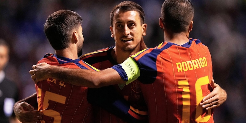 La Spagna vola anche senza le ali. De la Fuente sereno con Oyarzabal 2 La Spagna vola anche senza le ali. De la Fuente sereno con Oyarzabal