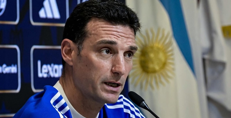 Scaloni annuncia Messi titolare: "Sta bene, tutti vogliono vederlo giocare" 3 Scaloni annuncia Messi titolare: "Sta bene, tutti vogliono vederlo giocare"