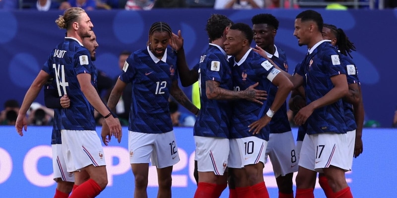 La Francia batte il Senegal 3-1: Mbapp&eacute; firma doppietta e record nell'esordio Mondiale