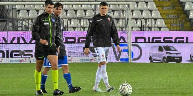Brescia-Ascoli sospesa per pioggia, quando si recupera l'andata della finale playoff di Serie C 2 Brescia-Ascoli sospesa per pioggia, quando si recupera l'andata della finale playoff di Serie C