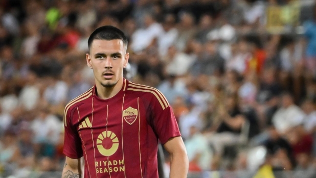 Le Fee: "Roma? Non volevo giocare in Italia ma poi De Rossi..." 2 Le Fee: "Roma? Non volevo giocare in Italia ma poi De Rossi..."