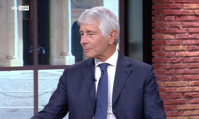 Consiglio dei ministri: dal decreto-legge più strumenti per accelerare l'intervento per gli stadi di Euro32 3 Consiglio dei ministri: dal decreto-legge più strumenti per accelerare l'intervento per gli stadi di Euro32