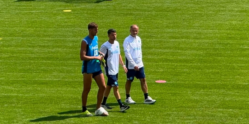 Lucca con il ghiaccio sul piede sinistro: cosa è successo nel ritiro del Napoli 3 Lucca con il ghiaccio sul piede sinistro: cosa è successo nel ritiro del Napoli