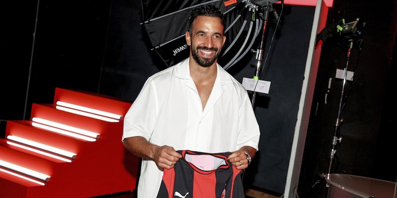 Amorim chiama i tifosi del Milan: "Sar&agrave; dura ma vi prometto una cosa". E i social rispondono: "Facci sognare!"