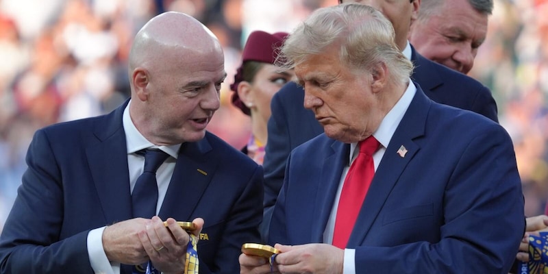 Il calcio in rivolta contro Infantino: perch&eacute; stavolta pu&ograve; finalmente cacciarlo&nbsp;