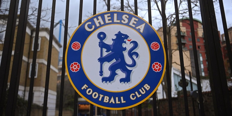 Chelsea, tolto il -6 e multina: tifosi inglesi furiosi. "Agli altri togliete punti, a loro i condoni"