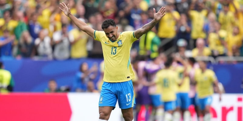Cafu: "Esperienza e tranquillit&agrave;, Ancelotti ha bisogno di Danilo sulla destra"