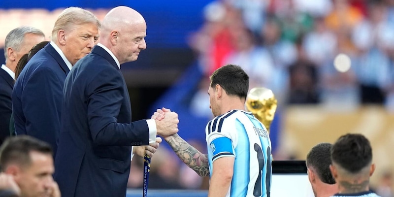 L'ultima genialata di Infantino: "Complimenti Argentina per la professionalit&agrave;"