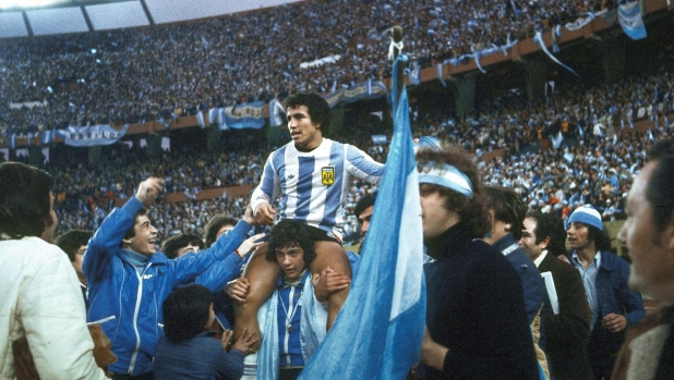 Bertoni: "Messi non sarà mai Diego. La Juve e lo scudetto 1982? Una roba immonda" 4 Bertoni: "Messi non sarà mai Diego. La Juve e lo scudetto 1982? Una roba immonda"
