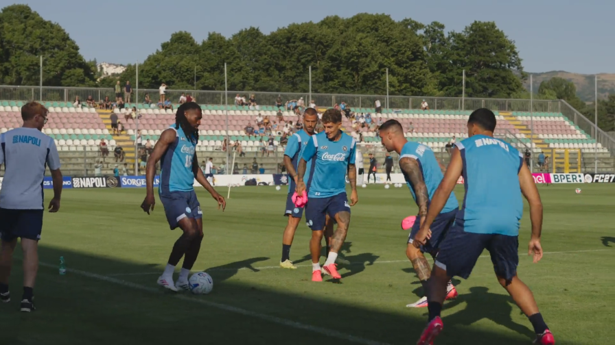 Napoli, primo allenamento a Castel di Sangro. E il torello è spettacolare