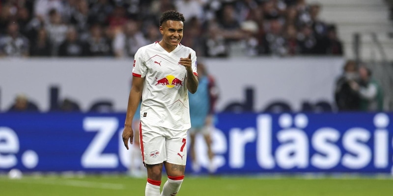 Mercato Roma, Koulierakis alla firma. Ora Nusa