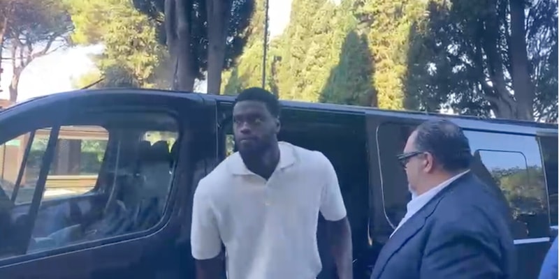 Napoli, visite mediche per Badiashile a Villa Stuart: "Sono felice" 2 Napoli, visite mediche per Badiashile a Villa Stuart: "Sono felice"