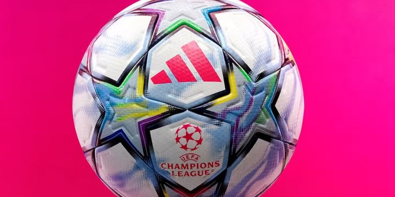 Champions League, svelato il nuovo pallone: il dettaglio della nebbia che sorprende tutti 3 Champions League, svelato il nuovo pallone: il dettaglio della nebbia che sorprende tutti