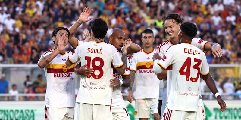 Roma travolgente, poker anche al Lecce: doppio Malen, Soulé e la prima di Mora 3 Roma travolgente, poker anche al Lecce: doppio Malen, Soulé e la prima di Mora