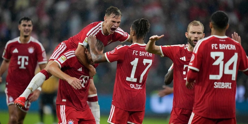 Il Bayern riprende da dove aveva finito: Stoccarda travolto 5-1 al debutto in Bundesliga 1 Il Bayern riprende da dove aveva finito: Stoccarda travolto 5-1 al debutto in Bundesliga