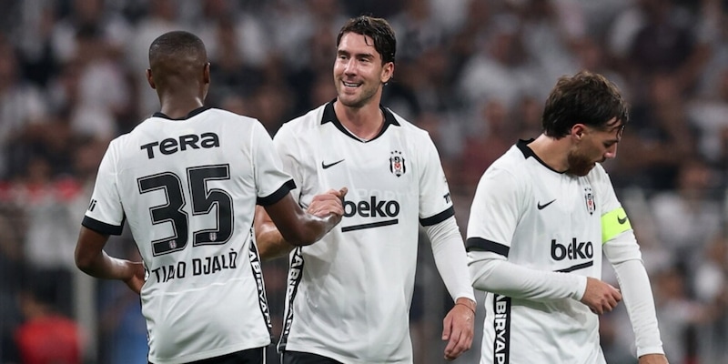 Vlahovic tripletta, esordio Miretti: valanga Besiktas nel segno della Juve. Vincono Arsenal e Bar&ccedil;a