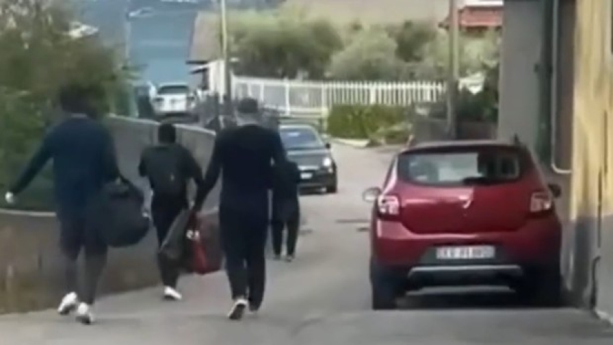 Furto in casa di Caqueret: i ladri scappano con borse e orologi di lusso