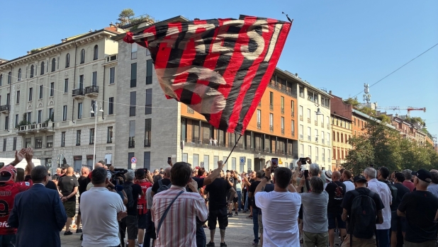 LIVE Alle 11 L'ultimo saluto a Franco Baresi: la diretta da Sant'Ambrogio
