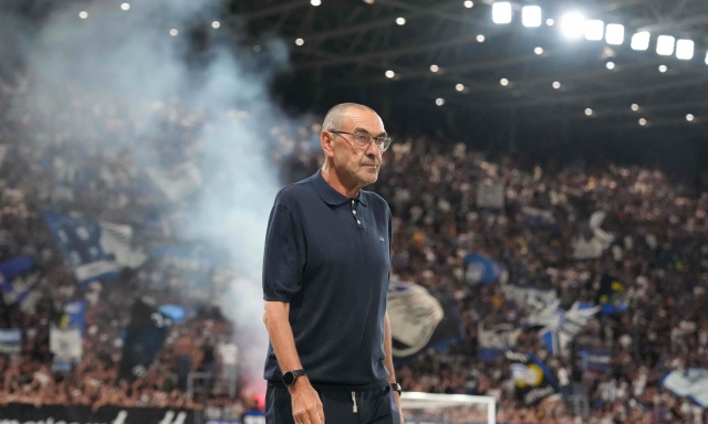 Atalanta, Sarri: "Mi sono rotto di stare a casa il mercoledì e il giovedì. Alla Conference ci teniamo" 1 Atalanta, Sarri: "Mi sono rotto di stare a casa il mercoledì e il giovedì. Alla Conference ci teniamo"