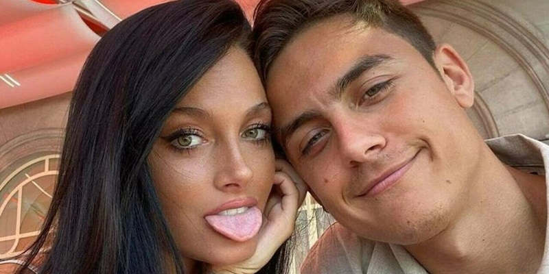 Dybala, paura nella notte. Si sveglia e trova la moglie cos&igrave;: "Traumatizzato"