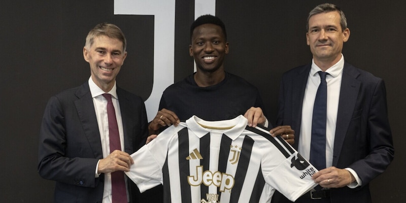 Sarr alla Juve, ora &egrave; anche ufficiale: il comunicato, le cifre e il numero di maglia