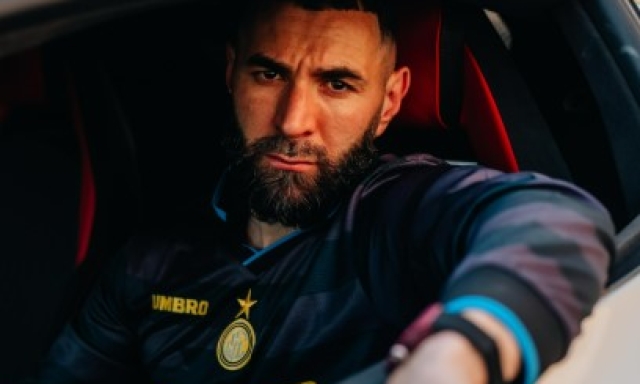 Benzema annuncia l'addio all'Al Hilal di Inzaghi. E sui social è ancora in posa con la maglia dell'Inter... 1 Benzema annuncia l'addio all'Al Hilal di Inzaghi. E sui social è ancora in posa con la maglia dell'Inter...